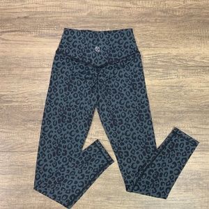 Trilogy Scrunch Leggings- Obsidian Leopard (NEW)